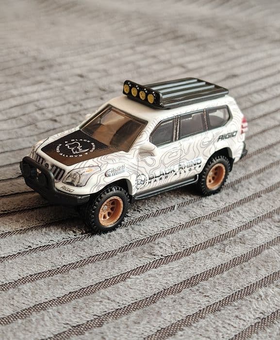 Hot Wheels Premium '05 Toyota Land Cruiser Prado Luzak Stan Idealny