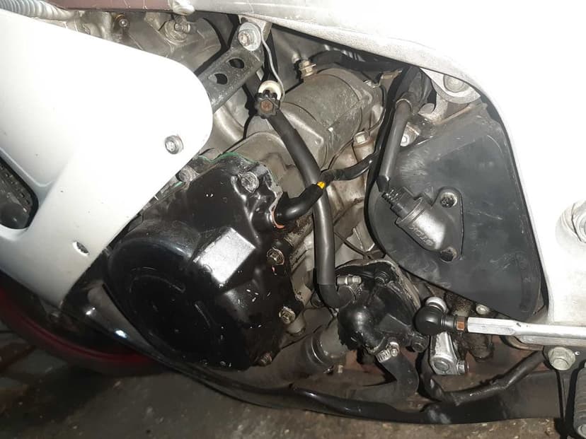 Silnik SC33 Honda CBR900 RR lampa półka lagi felga błotnik części