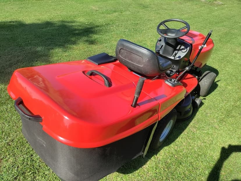 Traktorek kosiarka Jonsered LT2113 Husqvarna