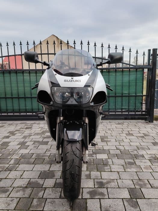 Suzuki GSXR 600. Mocny, 115km