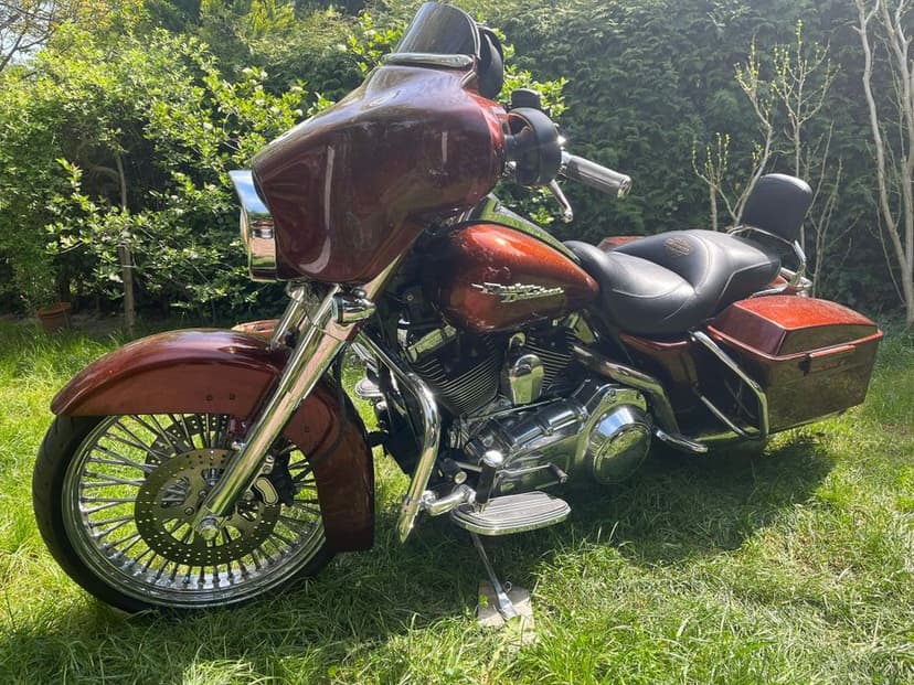 Harley davidson street glide custom ZAMIANA na samochód