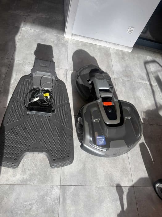 Kosiarka Automower Husqvarna 435 AWD używana