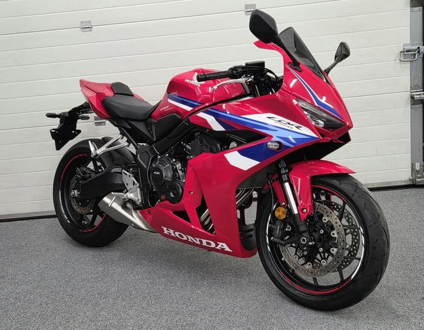 Honda CBR650R A2  35kW Quickshifter  rocznik 2025
