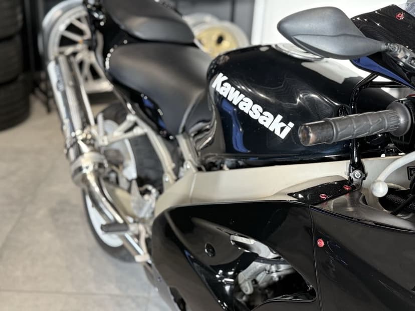 Kawasaki 900 zx9r Ninja 2001 przebieg 38tys Po serwisie Zadbana