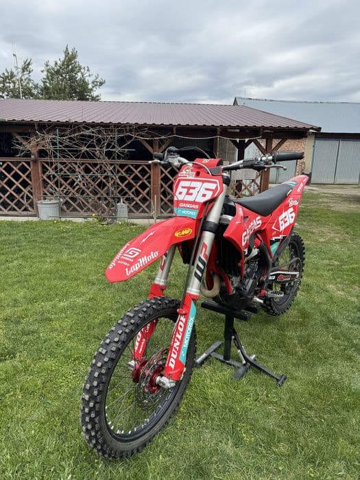 Gas Gas MC250F 2021 jak KTM