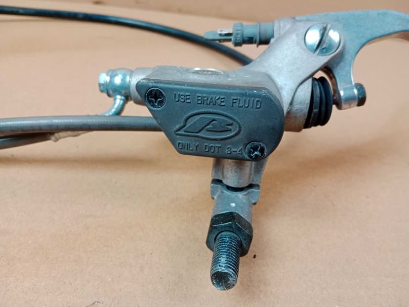 Beta RR 125 Enduro Pompa Hamulca Przód Klamka + Przewód 13-20