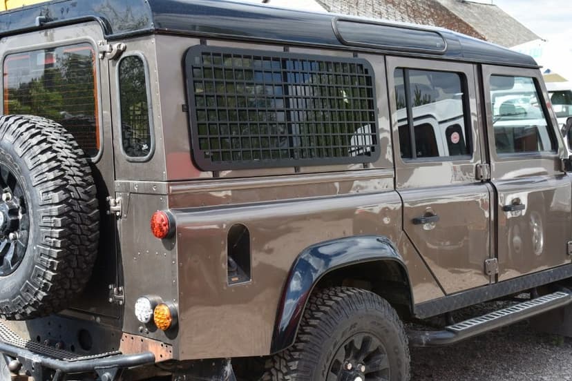 Osłona szyby bocznej prawa/lewa Land Rover Defender Nowa