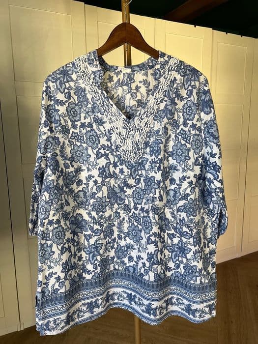 Piękna niebiesko biała bluzka z bawełny rozmiar 46