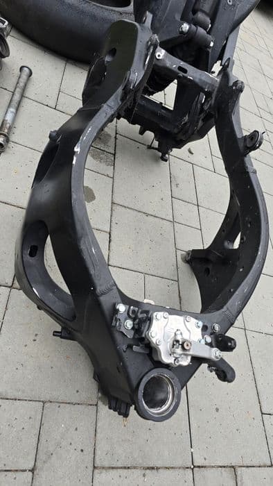 Honda cbr 1000rr sc59 rama wahacz głowica amortyzator stelaż cena za w