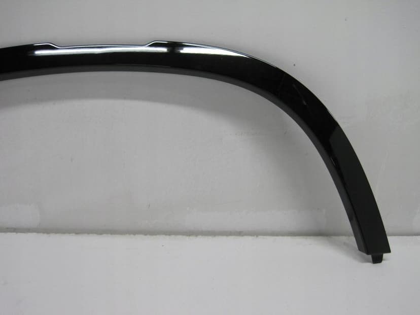 LISTWA BŁOTNIKA LEWA PRZEDNIA LAND ROVER DEFENDER L8B216A075BB