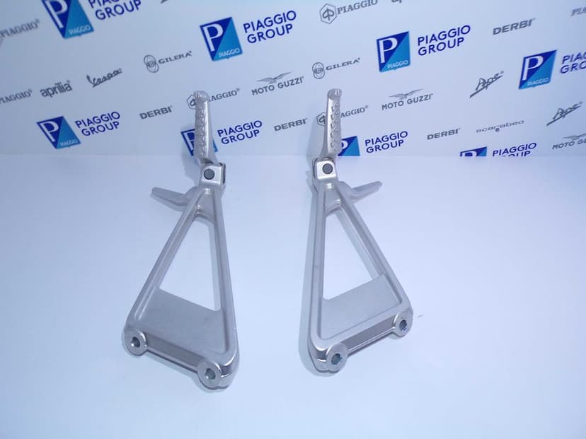 Komplet Set Pasażera Sety Prawy i Lewy Aprilia RS660 Tuono 660 OEM.