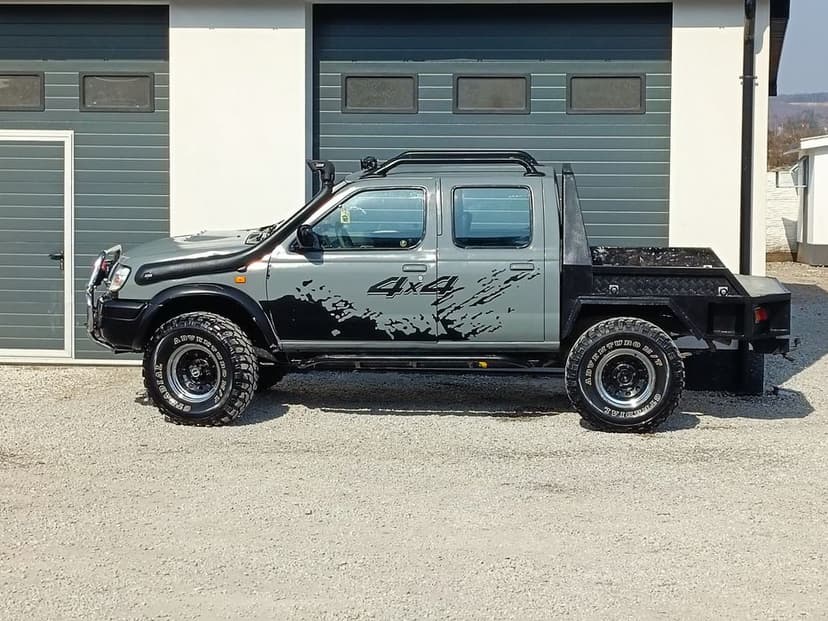 Nissan Navara Terenowy ładny stan