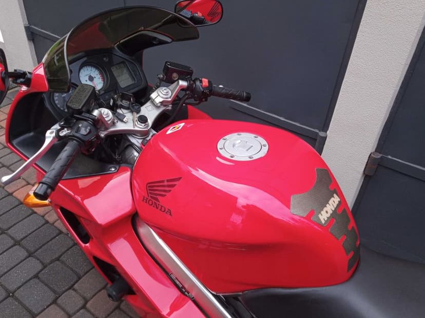 Honda VFR 800 , cbr , zzr , gsx , yzf ,gsf , sv , fazer , ładna