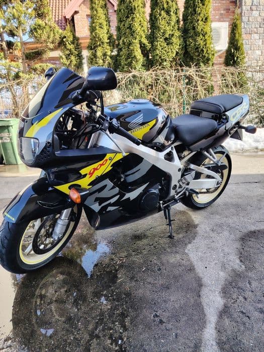 Honda CBR 900 rr Fire blade  stan Kolekcjonerski przebieg 37tys.