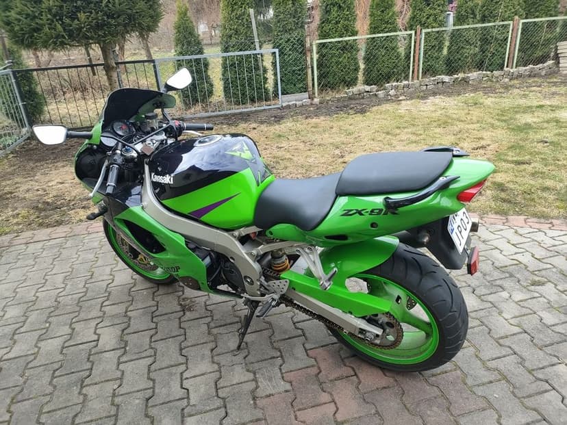 KAVASAKI ZX9R NInja rok 27.12.2001