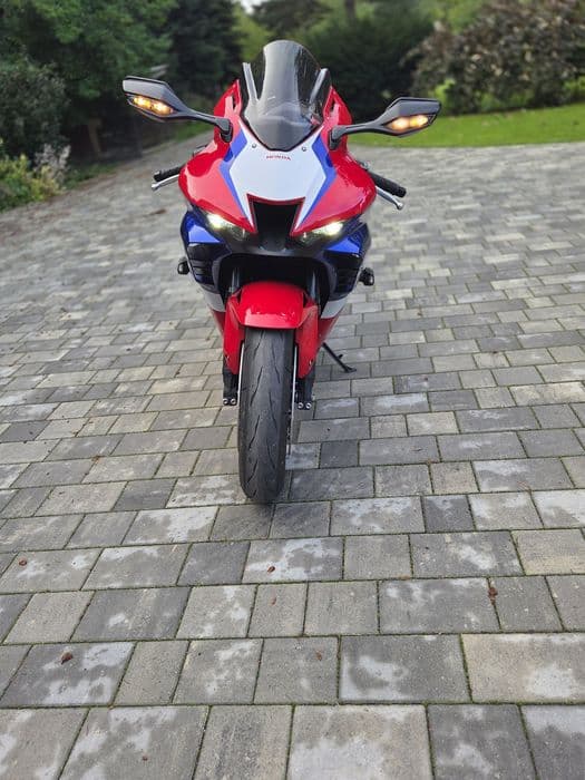 HONDA CBR 1000 rr-rst