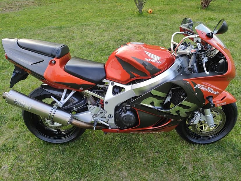Honda CBR 900rr SC 33
