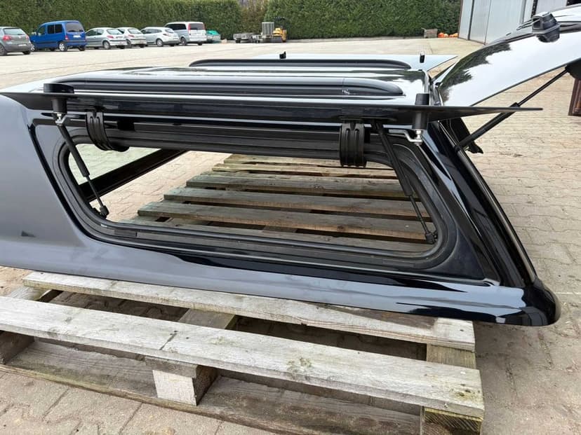Zabudowa paki hardtop Toyota Hilux 2015/2021 Orginał