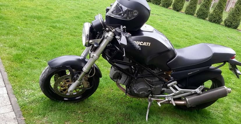 Legendarny Motocykl Ducati Monster 600