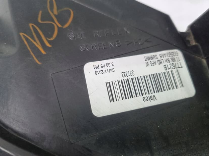 jeep cherokee wk2 bi xenon prawa lampa 6826666ah