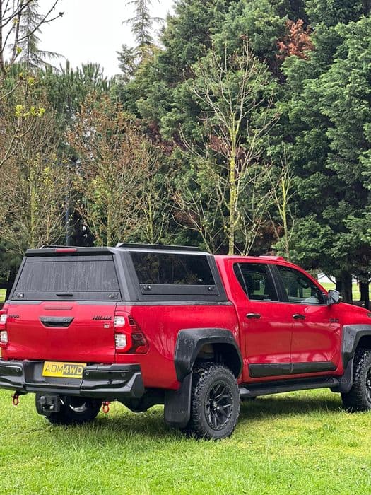 Hardtop stal nierdzewna 4 szyby 360 relingi Toyota Hilux 2015-