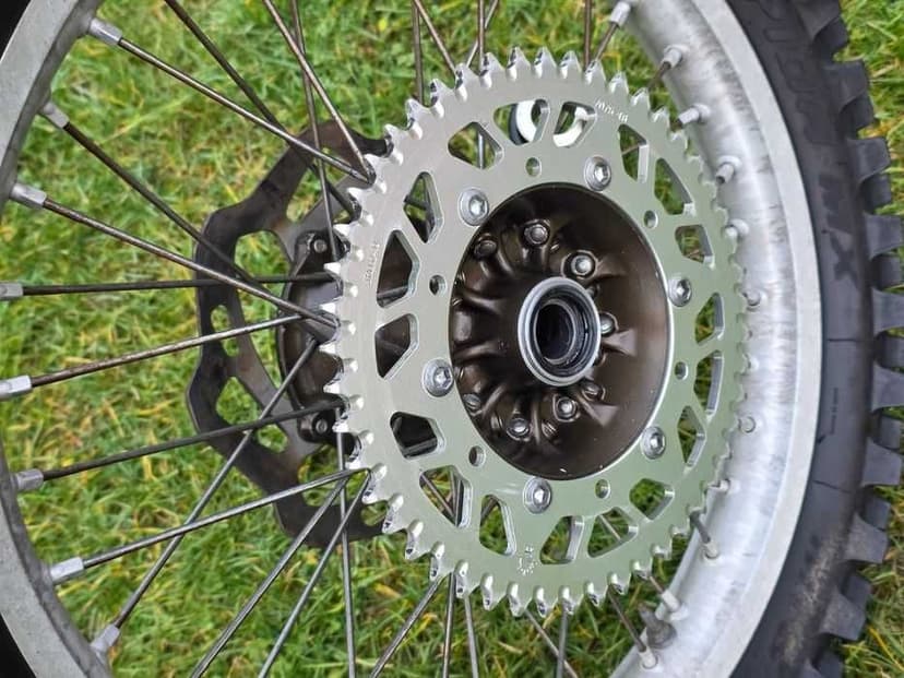Tył tylne koło 19' oś 25mm Kawasaki KX KXF 125 / 250 / 450 r. 06-18