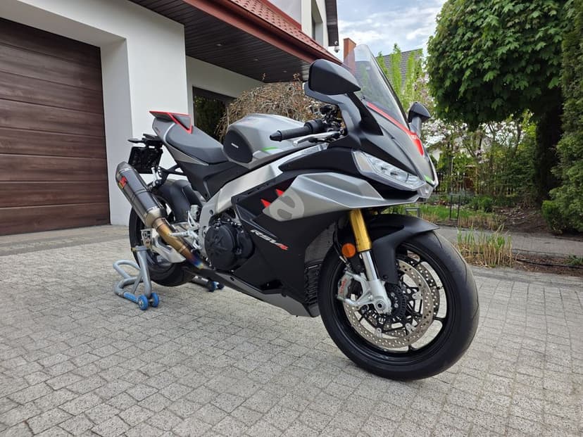Aprilia RSV4 1100 Faktura Vat23