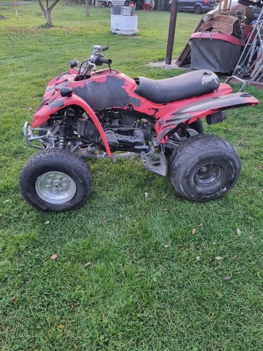 Quad 250 uszkodzony, sprowadzony automat