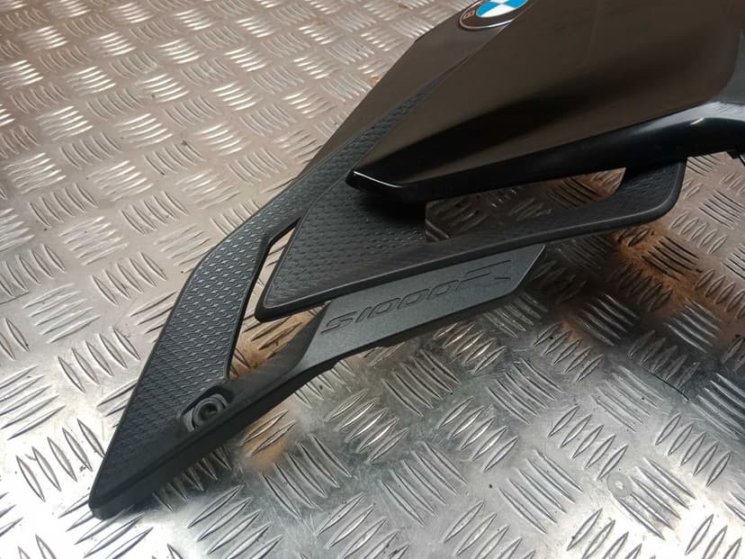 BMW S1000R Prawy Bok Boczek Prawe Wypełnienie Prawa Owiewka 17-20