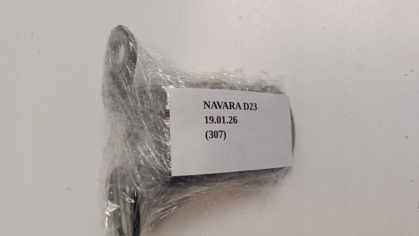 ZAWIAS DRZWI PRAWY PRZÓD PRZEDNI NISSAN NAVARA D23 NP300