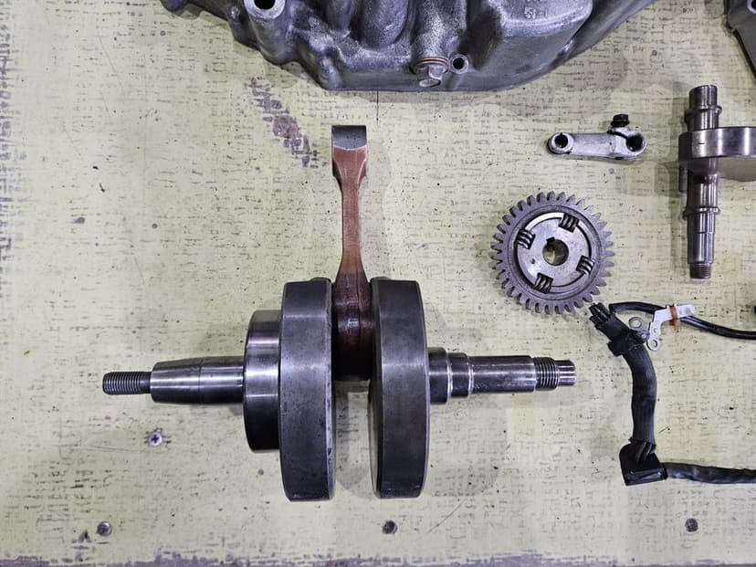 Suzuki LTZ DRZ 400 części, karter, dekiel, magneto, wał czujnik biegów