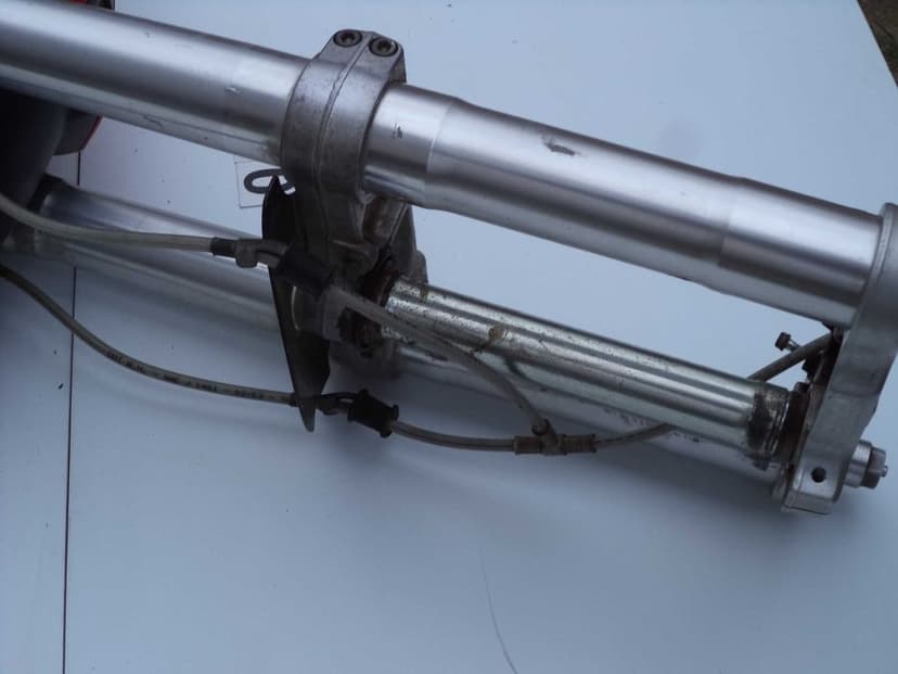 Ducati ds 1000 multistrada  półka dolna sztyca