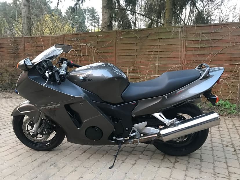 Honda cbr 1100 xx bezwypadek oryginal