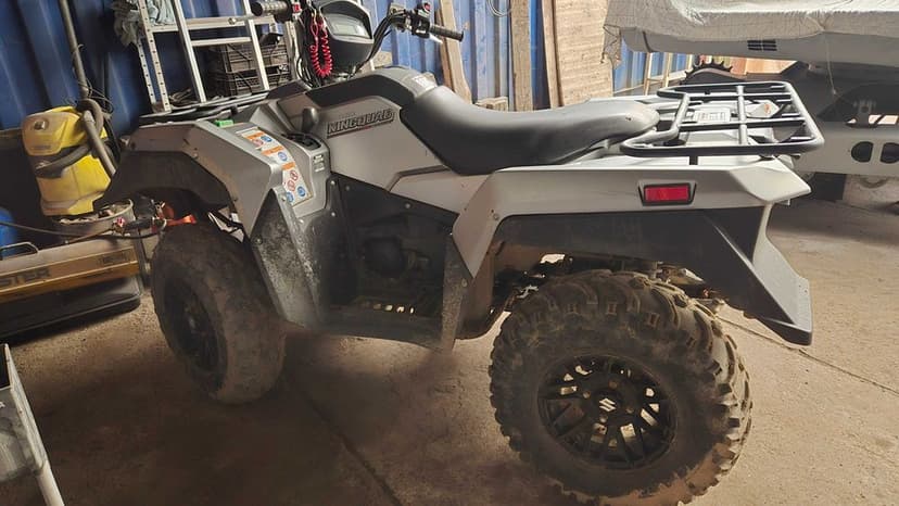 2021 rok Suzuki Kingquad 500 AXI quad przeprawowy
