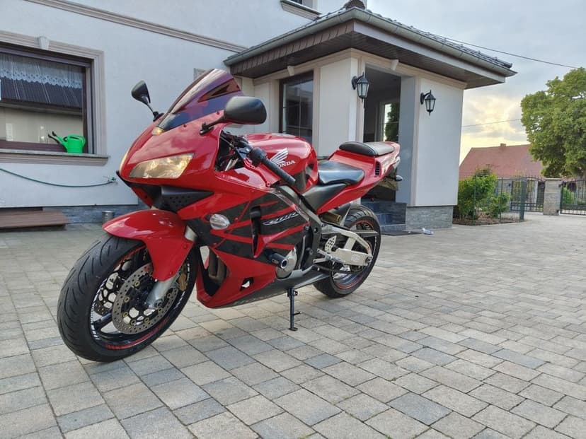 Honda CBR 600 RR 2003   nowe opony oleje filtry  ważny przegląd i OC