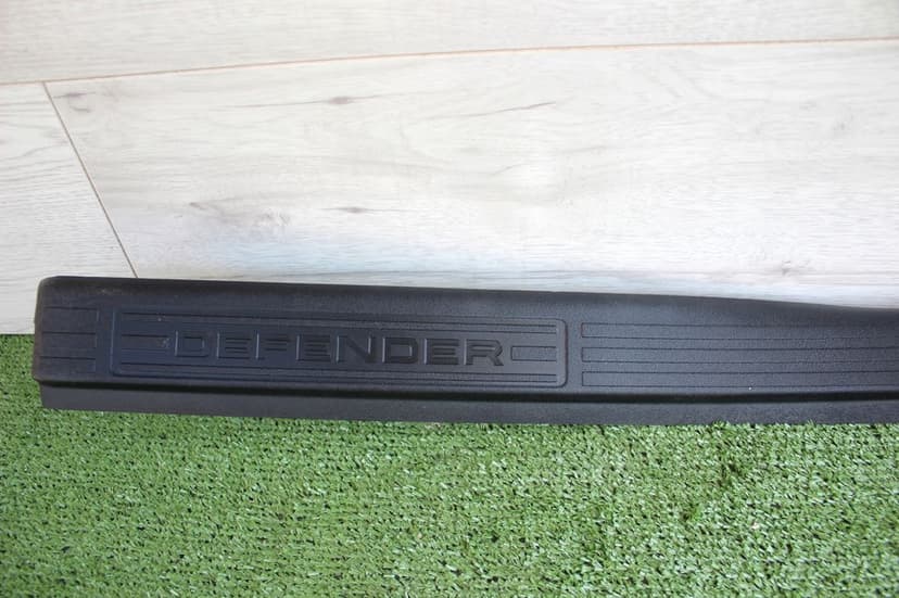 listwa progowa lewa land rover defender ii l663 l8b2-13201-a