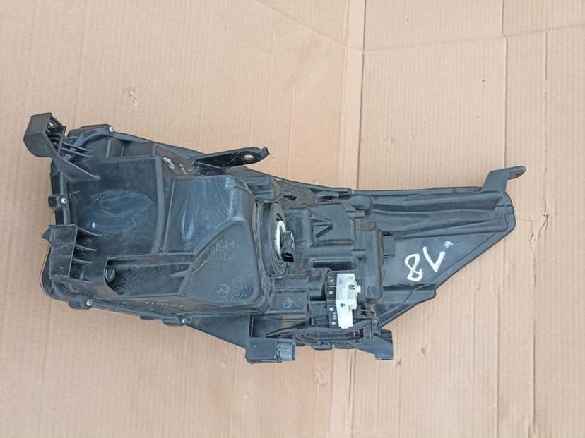 Lampa przednia prawa toyota hilux VIII 8 full LED Europa