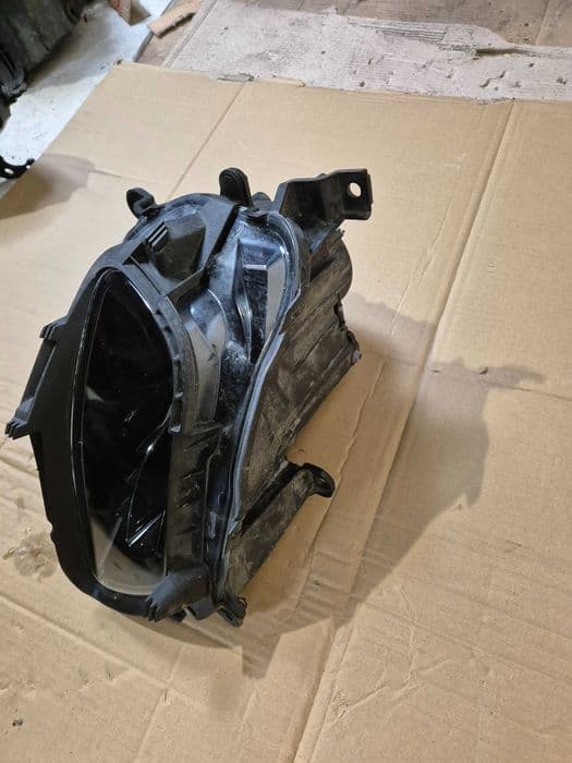 Jeep Cherokee KL lampa przednia prawa.