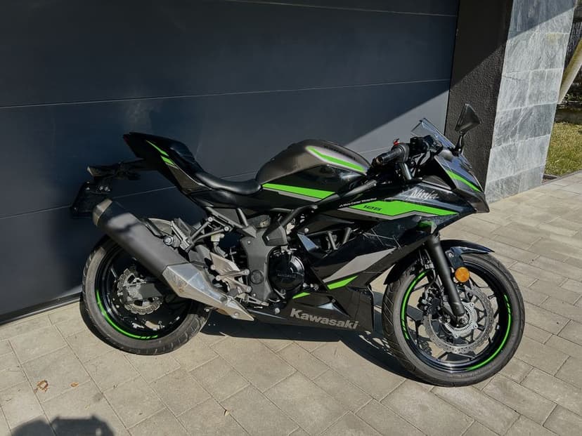 Kawasaki NINJA 125 rok 2025 przebieg 3473km kat. A, B