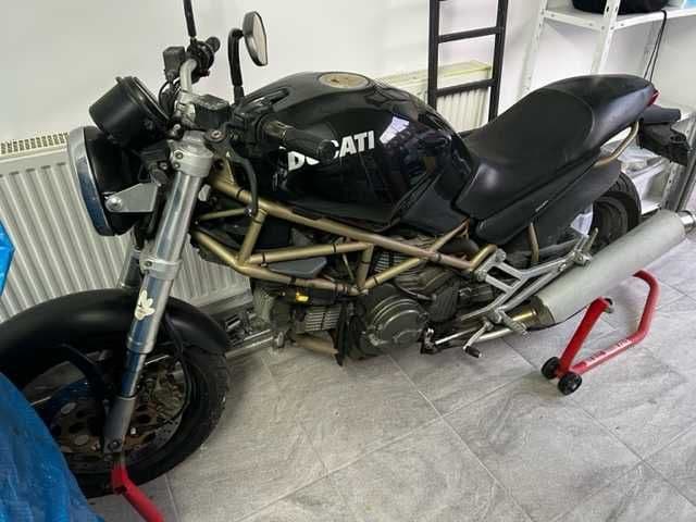 Motocykl Ducati Monster M600