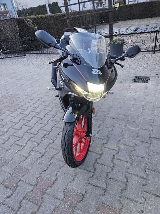 Suzuki gsxr 125 22r kat B i A1 Bardzo ładna ! 8tyś km.