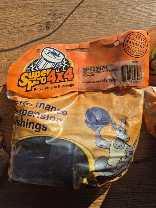 komolet silentblock wahaczy Toyota Land Cruiser LC70 gumy zawieszenia