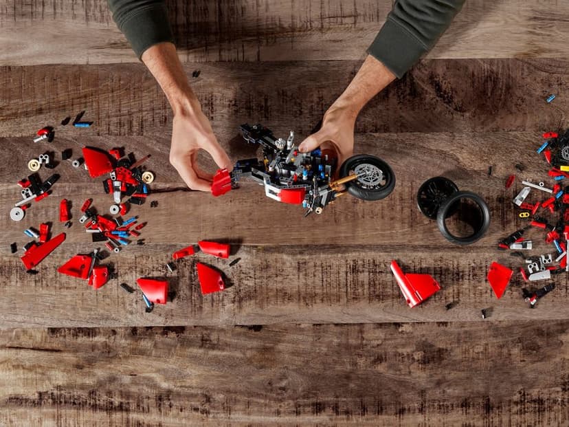 42107 LEGO TECHNIC Ducati Panigale V4 R