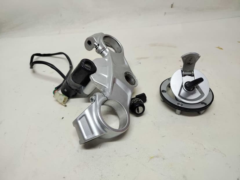 APRILIA RS4 TUONO 125 Komplet Zamków Stacyjka Wlewa Paliwa Zamek