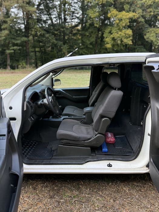 Nissan Navara Pick Up 2,5 dci Zadbana Ciężarowa