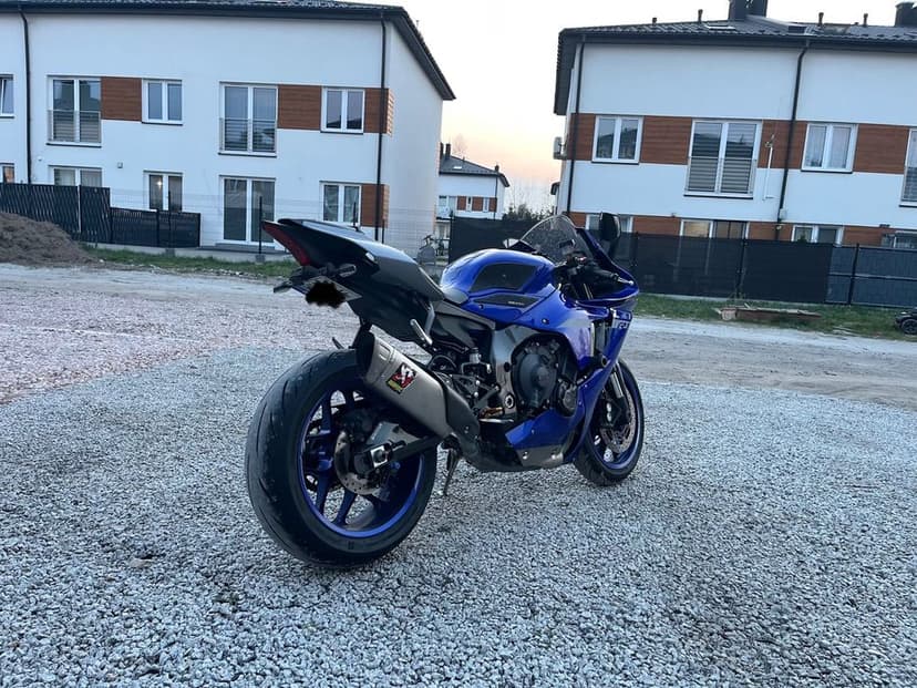 Yamaha R1 RN65,  Akrapovic  Carbon2race  Salon Polska
