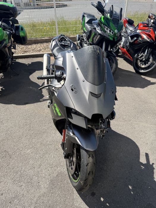 Kawasaki  ZX10 RR 12/2024 uszkodzony !