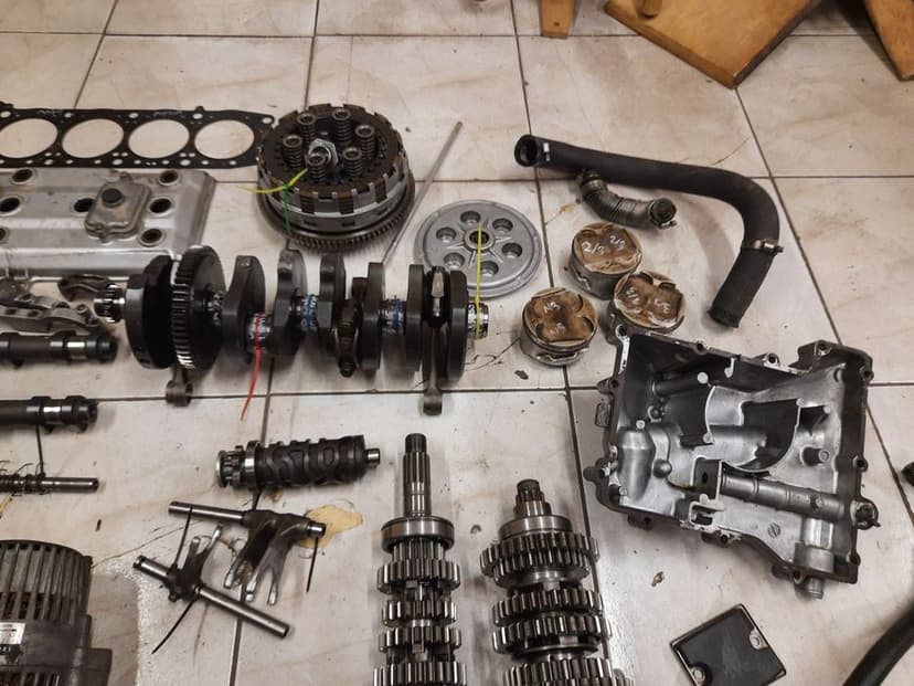 Kawasaki zx9r silnik części kapa sprzęgło wałek skrzynia alternator