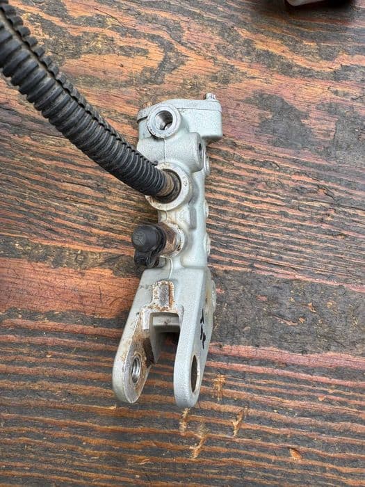 pompa hamulca tyl tylna hamulcowa BRP can am can-am outlander renegade