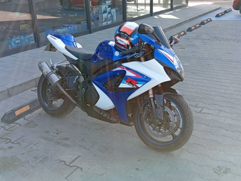 Suzuki gsxr k7 1000cc